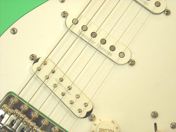 Artizan Surf Green Strat With Vintage Trem Image