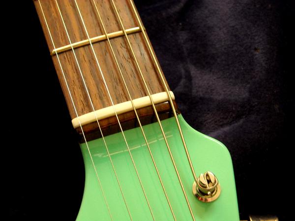 Artizan Surf Green Strat With Vintage Trem Image
